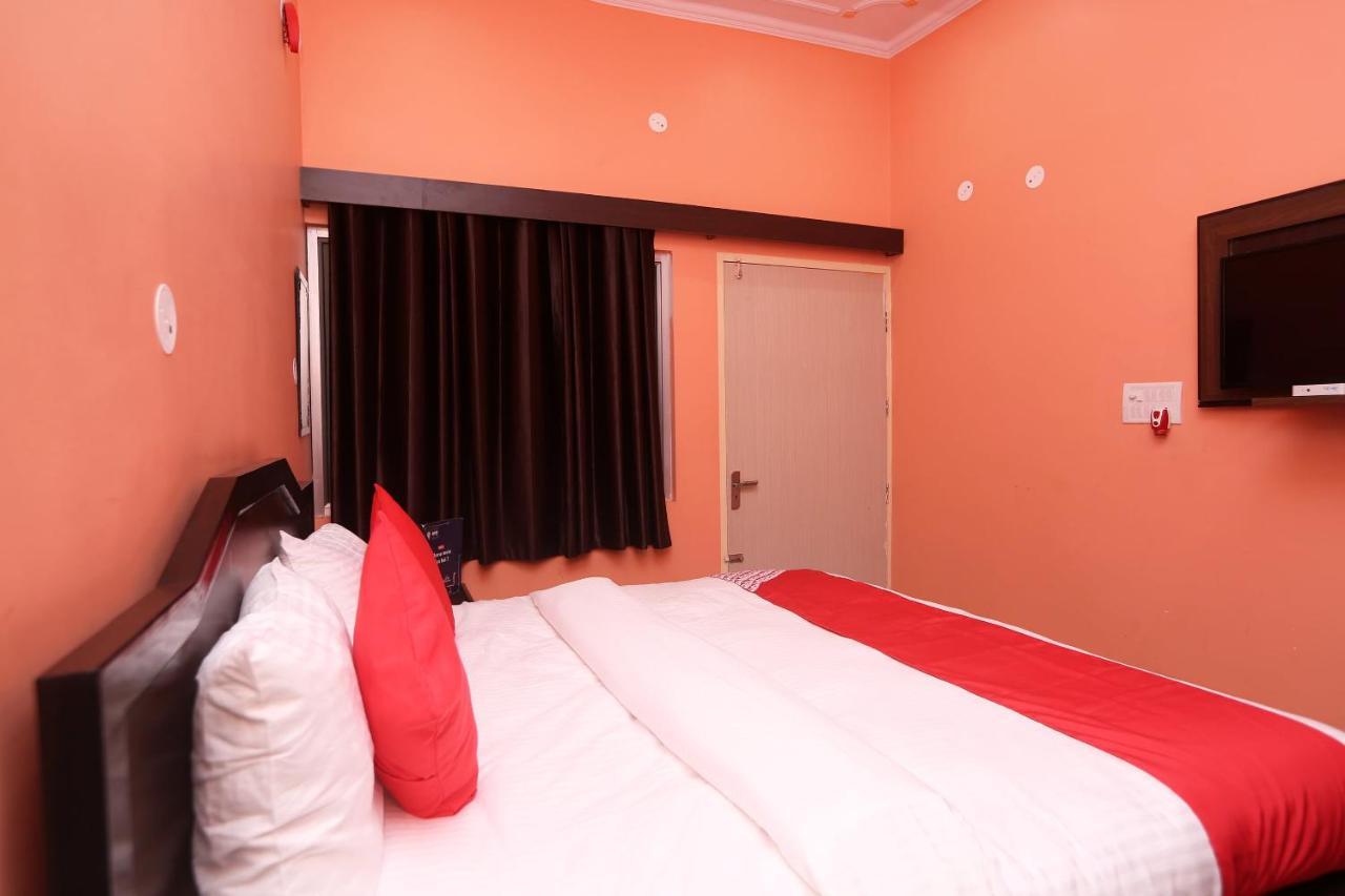 OYO 22221 Yadav Hotel Bhiwadi Eksteriør bilde
